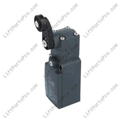 Pizzato FR630 Position / Slack Limit Switch — Roller Lever with Reset Device
